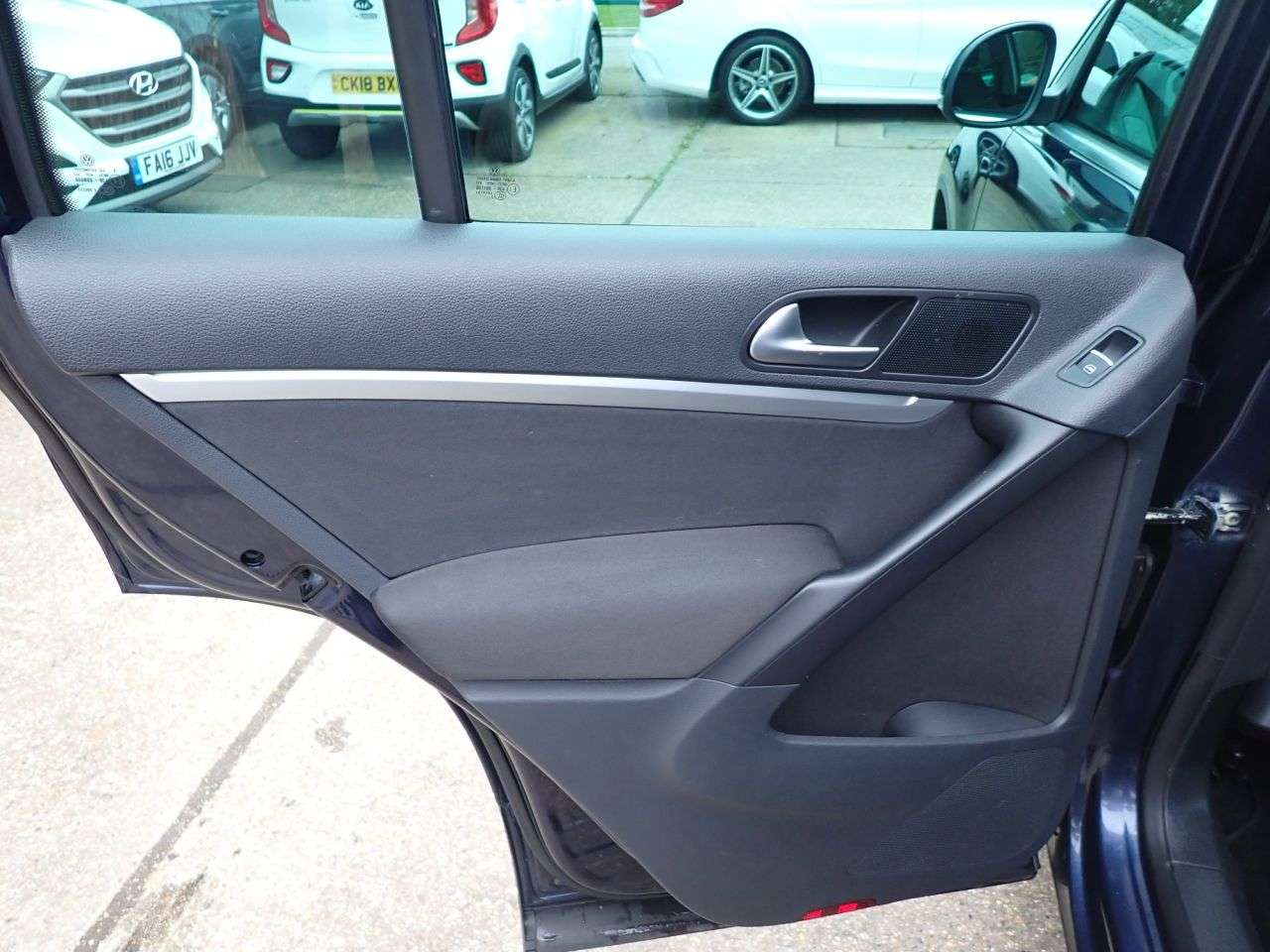 2012 VOLKSWAGEN TIGUAN 2012 VOLKSWAGEN TIGUAN