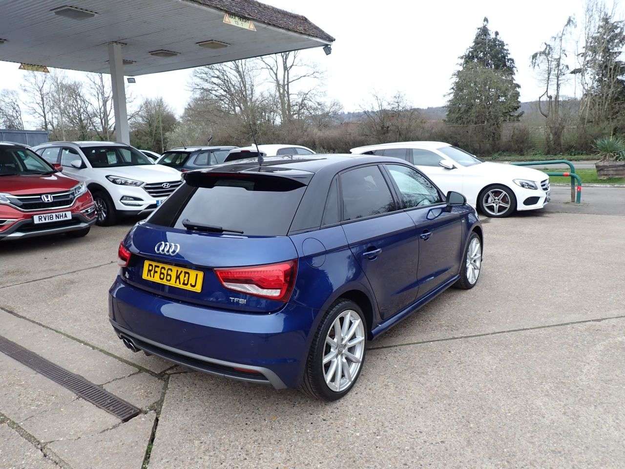 A 2017 AUDI A1 1.4 TFSI CoD S line Sportback 5dr Petrol Manual Euro 6 (s/s) (150 ps) PARKI A 2017 AUDI A1 1.4 TFSI CoD S line Sportback 5dr Petrol Manual Euro 6 (s/s) (150 ps) PARKI