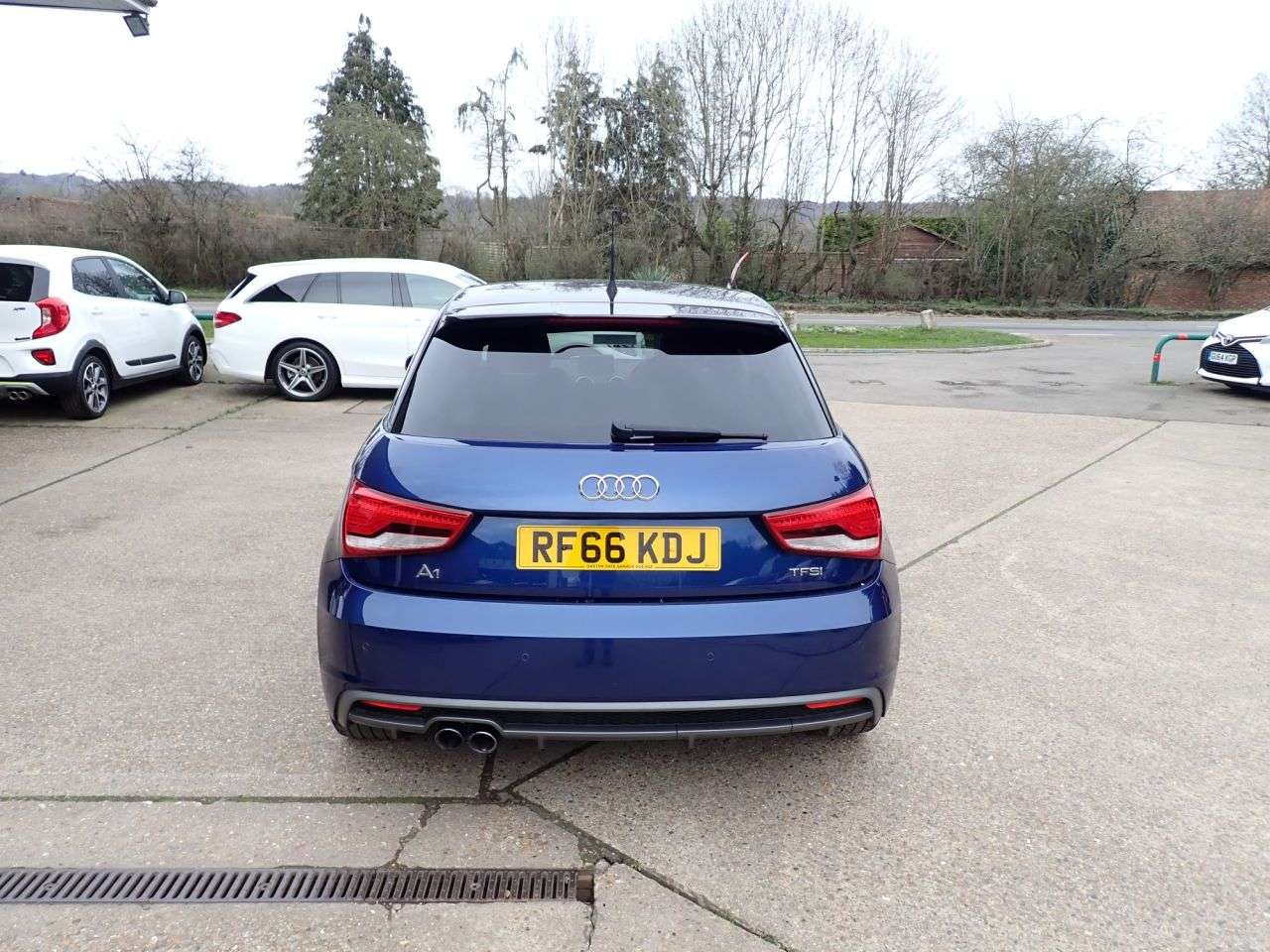 A 2017 AUDI A1 1.4 TFSI CoD S line Sportback 5dr Petrol Manual Euro 6 (s/s) (150 ps) PARKI A 2017 AUDI A1 1.4 TFSI CoD S line Sportback 5dr Petrol Manual Euro 6 (s/s) (150 ps) PARKI