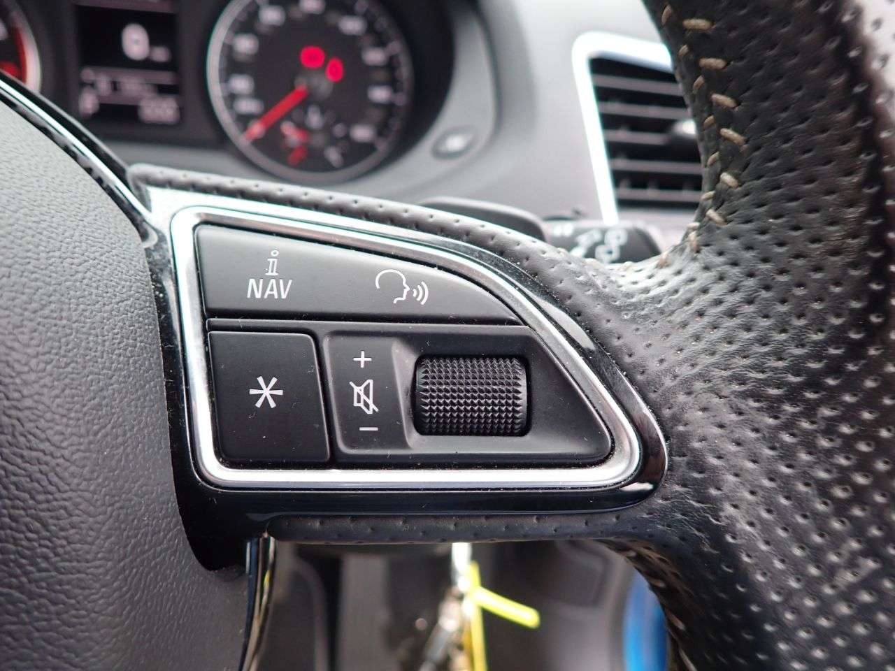 2015 AUDI Q3 2015 AUDI Q3