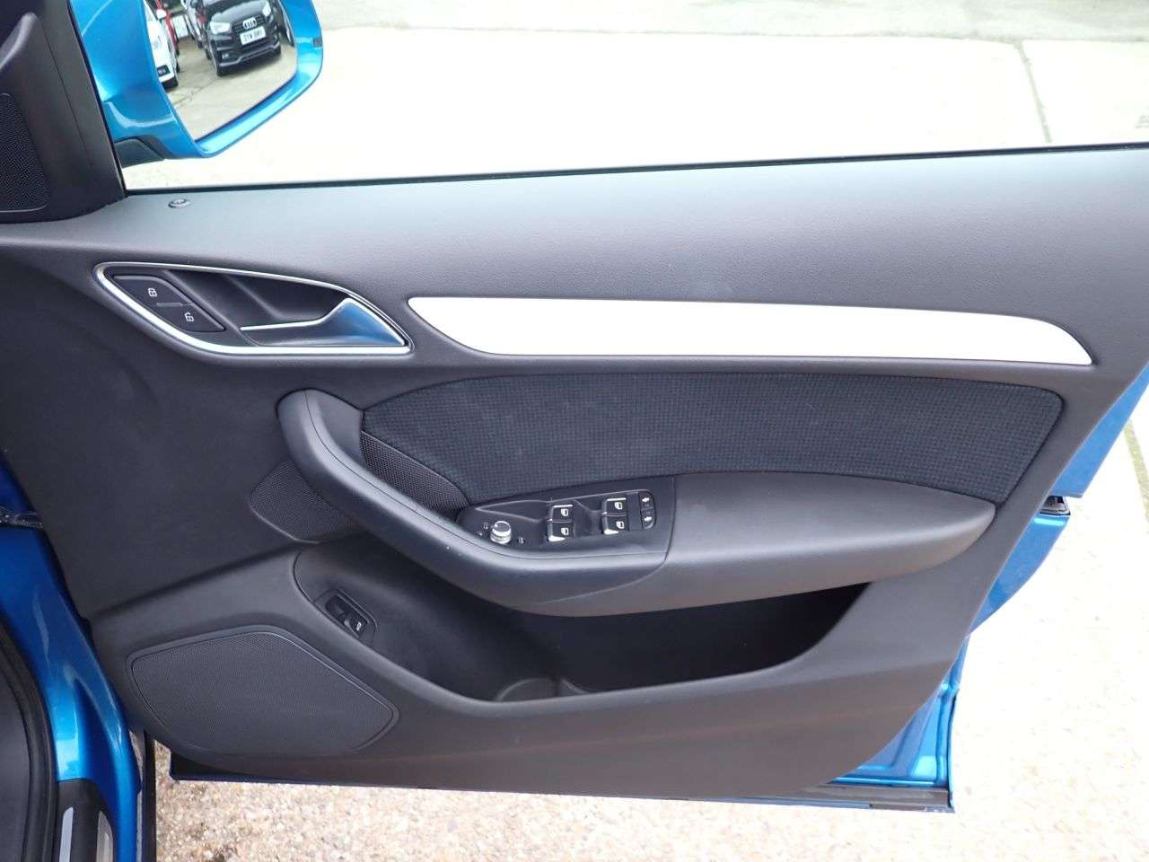 2015 AUDI Q3 2015 AUDI Q3