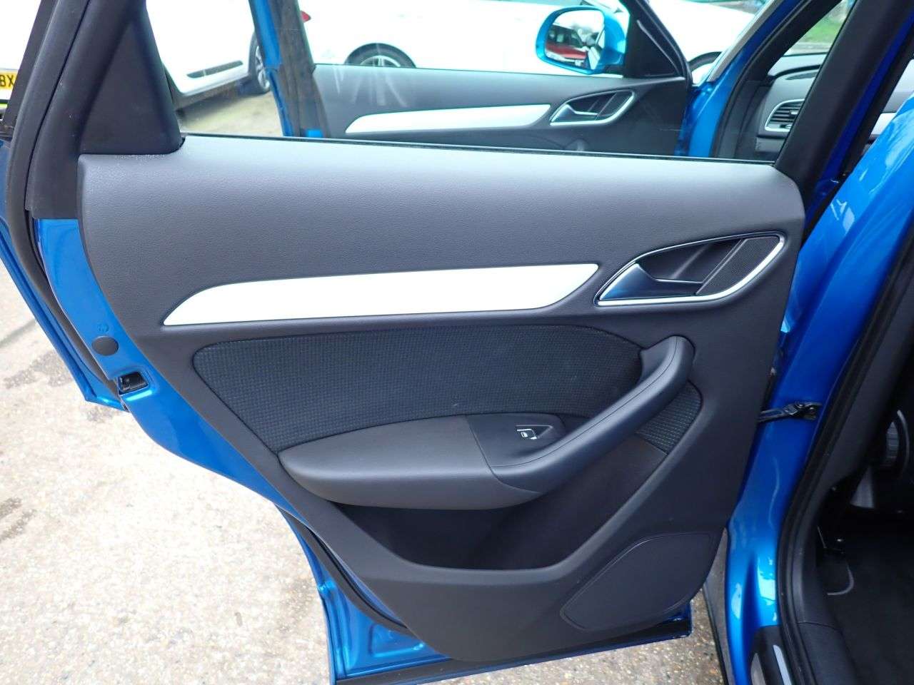 2015 AUDI Q3 2015 AUDI Q3