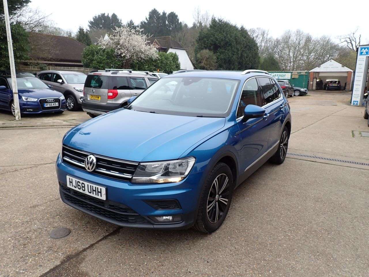 A 2018 VOLKSWAGEN TIGUAN 2.0 TDI SE Navigation SUV 5dr Diesel DSG Euro 6 (s/s) (150 ps) FULL ADVERT A 2018 VOLKSWAGEN TIGUAN 2.0 TDI SE Navigation SUV 5dr Diesel DSG Euro 6 (s/s) (150 ps) FULL ADVERT