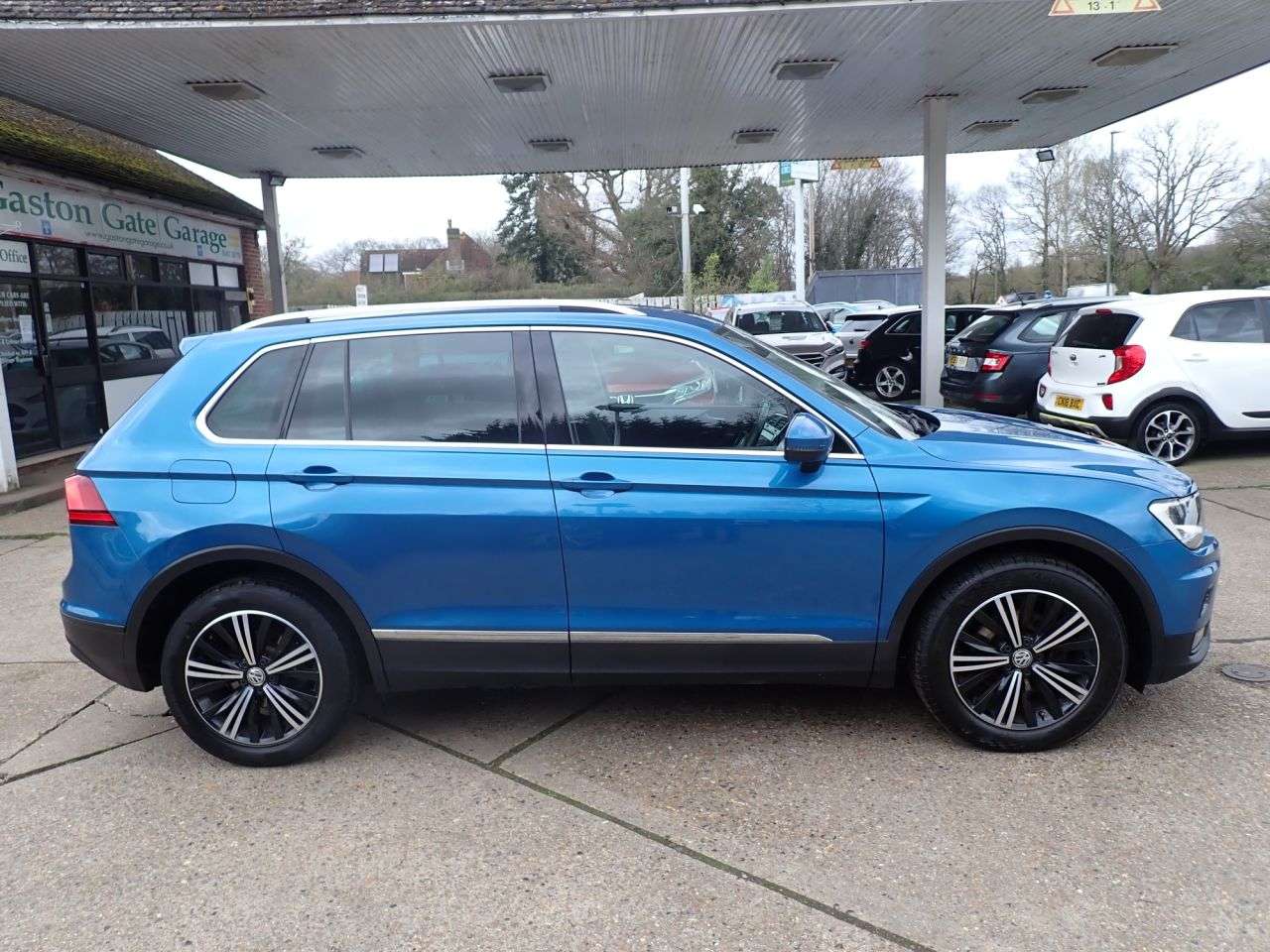 A 2018 VOLKSWAGEN TIGUAN 2.0 TDI SE Navigation SUV 5dr Diesel DSG Euro 6 (s/s) (150 ps) PARKING SENS A 2018 VOLKSWAGEN TIGUAN 2.0 TDI SE Navigation SUV 5dr Diesel DSG Euro 6 (s/s) (150 ps) PARKING SENS