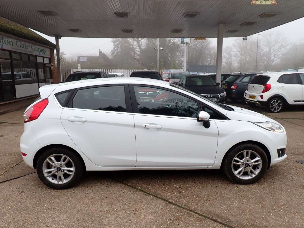 A 2016 FORD FIESTA 1.25 Zetec Hatchback 5dr Petrol Manual Euro 6 (82 ps) NEW TIMING BELT, PARK A 2016 FORD FIESTA 1.25 Zetec Hatchback 5dr Petrol Manual Euro 6 (82 ps) NEW TIMING BELT, PARK