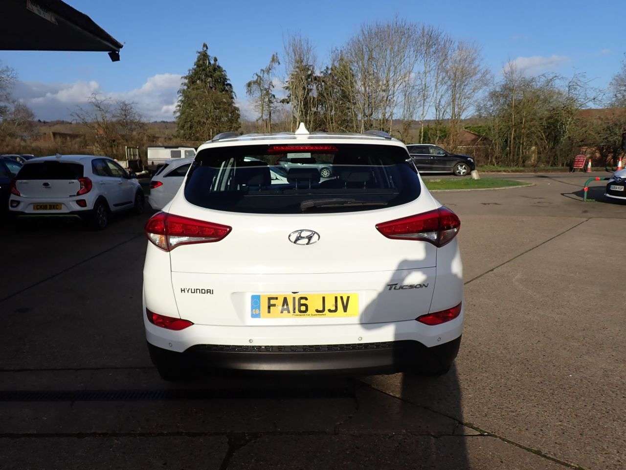 A 2016 HYUNDAI TUCSON 1.7 CRDi Blue Drive SE Nav SUV 5dr Diesel Manual Euro 6 (s/s) (116 ps) REVE A 2016 HYUNDAI TUCSON 1.7 CRDi Blue Drive SE Nav SUV 5dr Diesel Manual Euro 6 (s/s) (116 ps) REVE