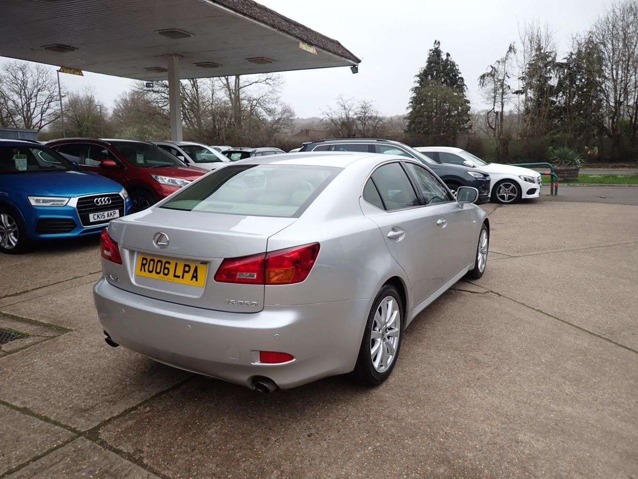 A 2006 LEXUS IS 2.5 250 SE Saloon 4dr Petrol Automatic (214 g/km, 204 bhp) LEATHER INTERIOR A 2006 LEXUS IS 2.5 250 SE Saloon 4dr Petrol Automatic (214 g/km, 204 bhp) LEATHER INTERIOR