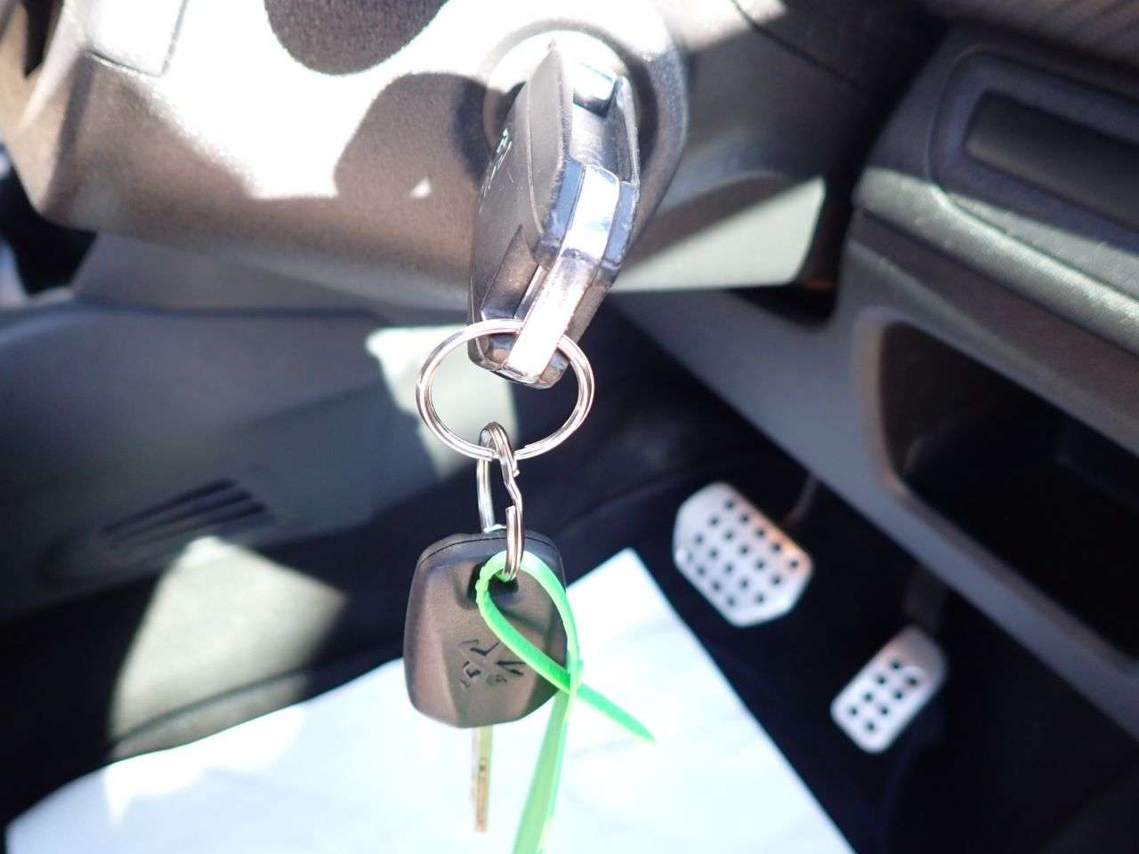 2015 PEUGEOT 208 2015 PEUGEOT 208