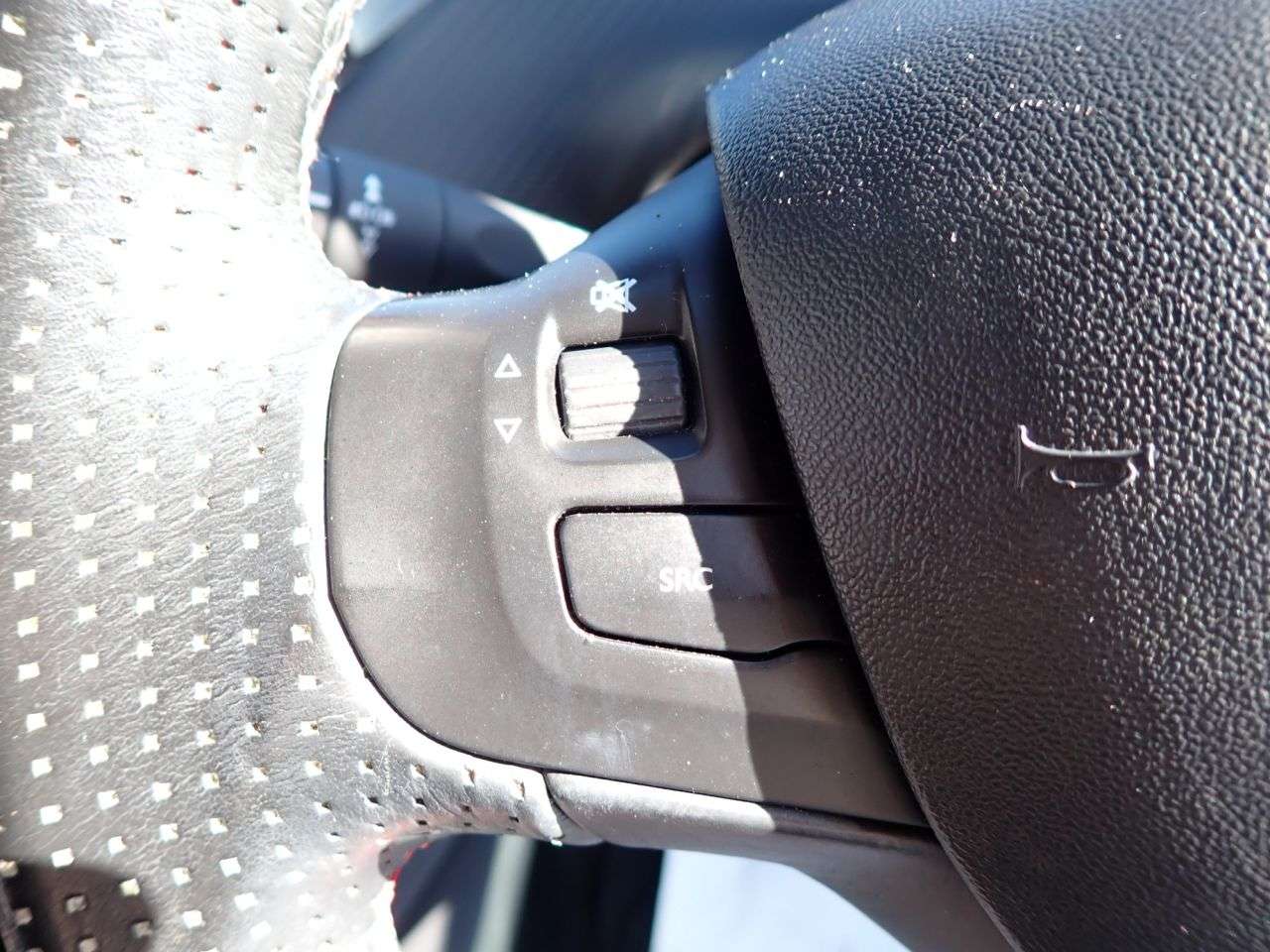 2015 PEUGEOT 208 2015 PEUGEOT 208