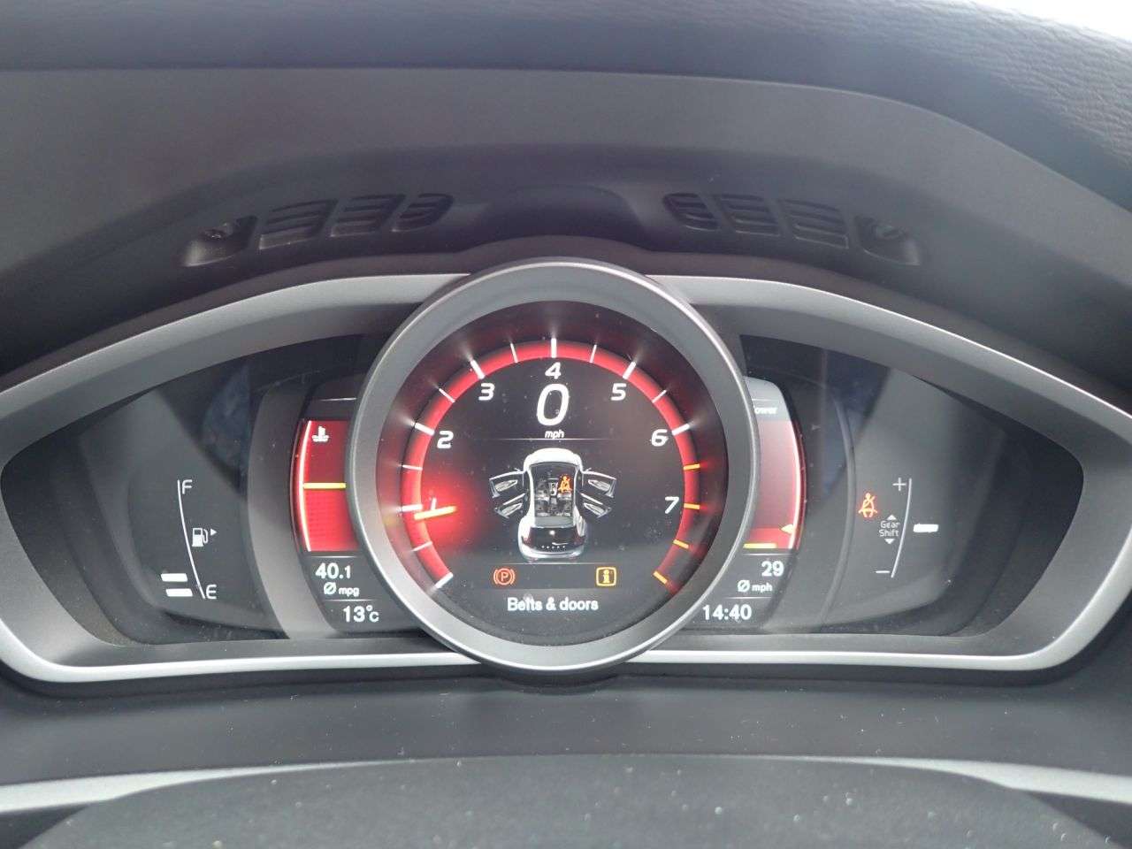 2016 VOLVO V40 2016 VOLVO V40