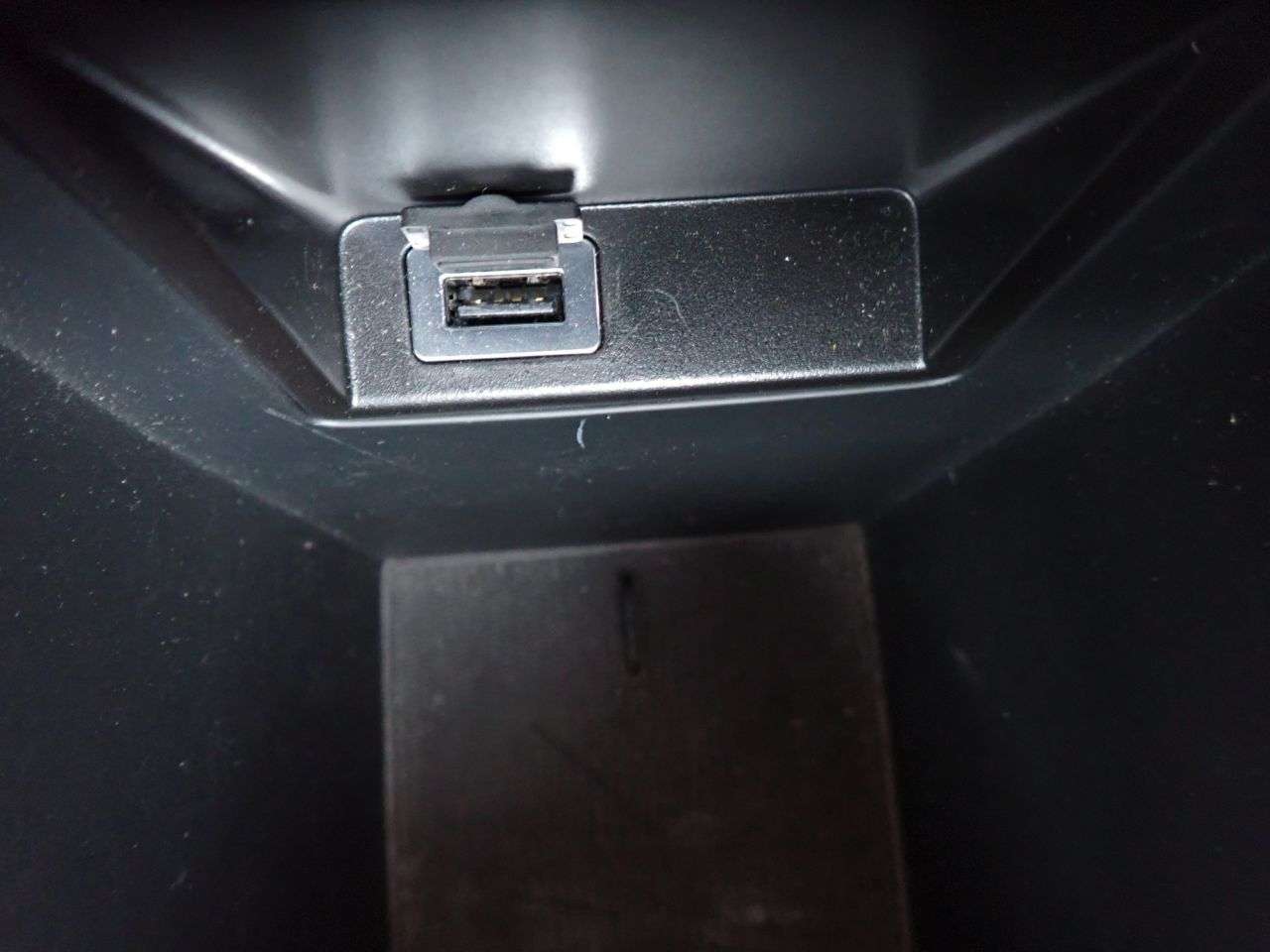 2016 VOLVO V40 2016 VOLVO V40