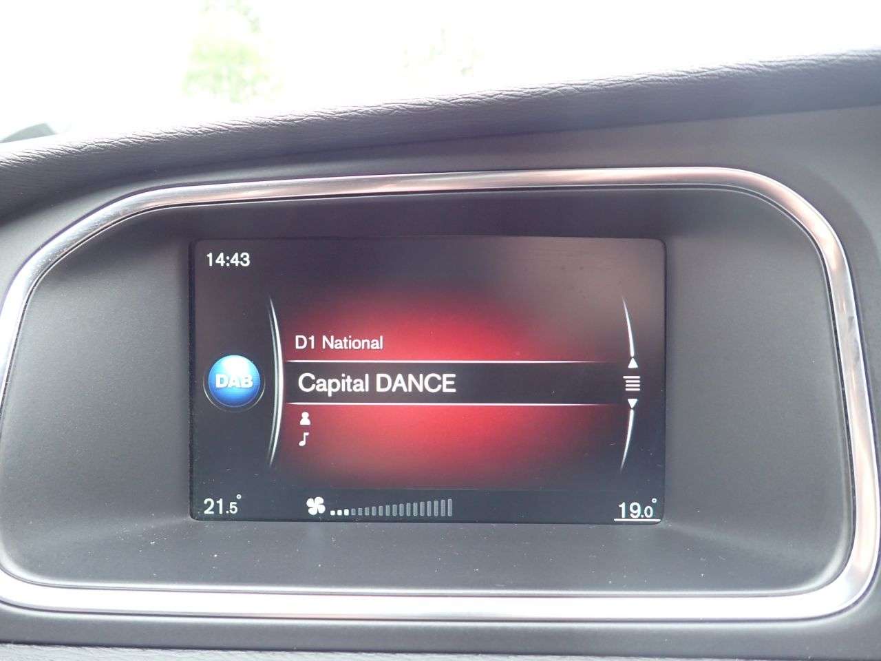 2016 VOLVO V40 2016 VOLVO V40