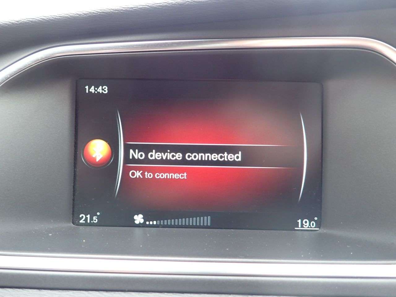 2016 VOLVO V40 2016 VOLVO V40