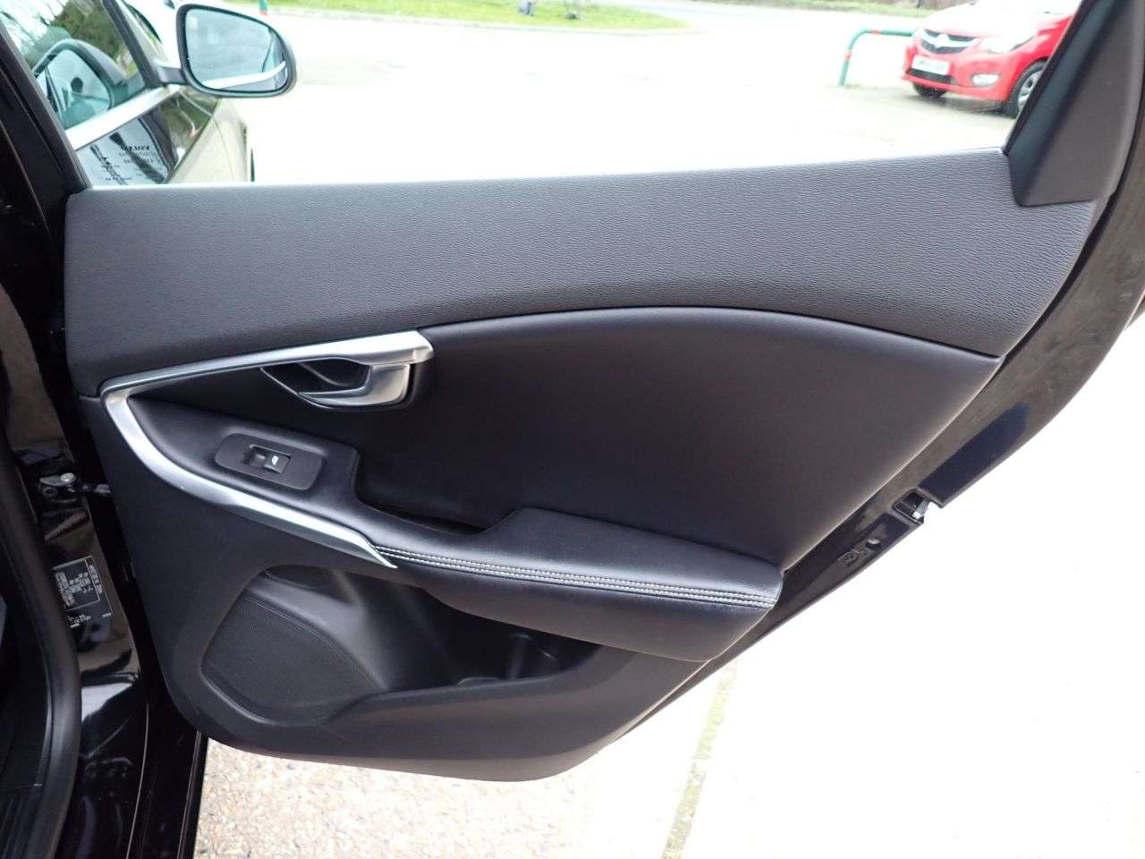 2016 VOLVO V40 2016 VOLVO V40