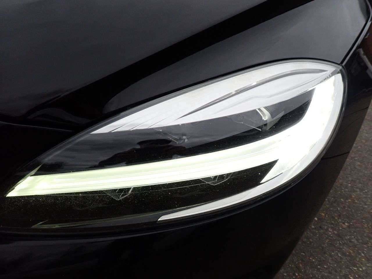 2016 VOLVO V40 2016 VOLVO V40