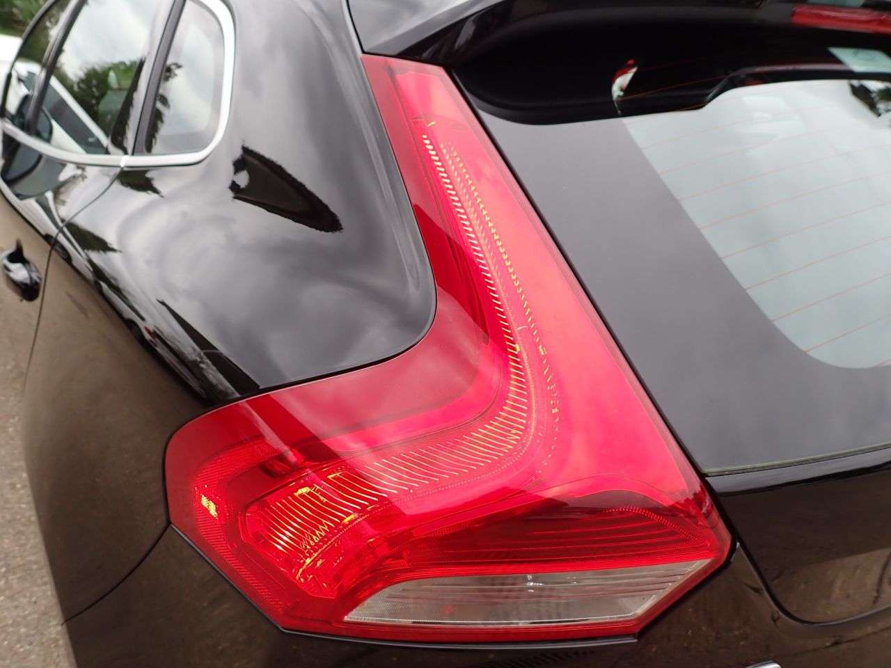 2016 VOLVO V40 2016 VOLVO V40