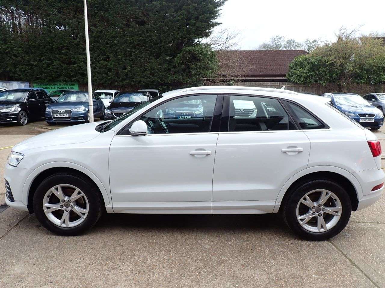 2017 AUDI Q3 2017 AUDI Q3