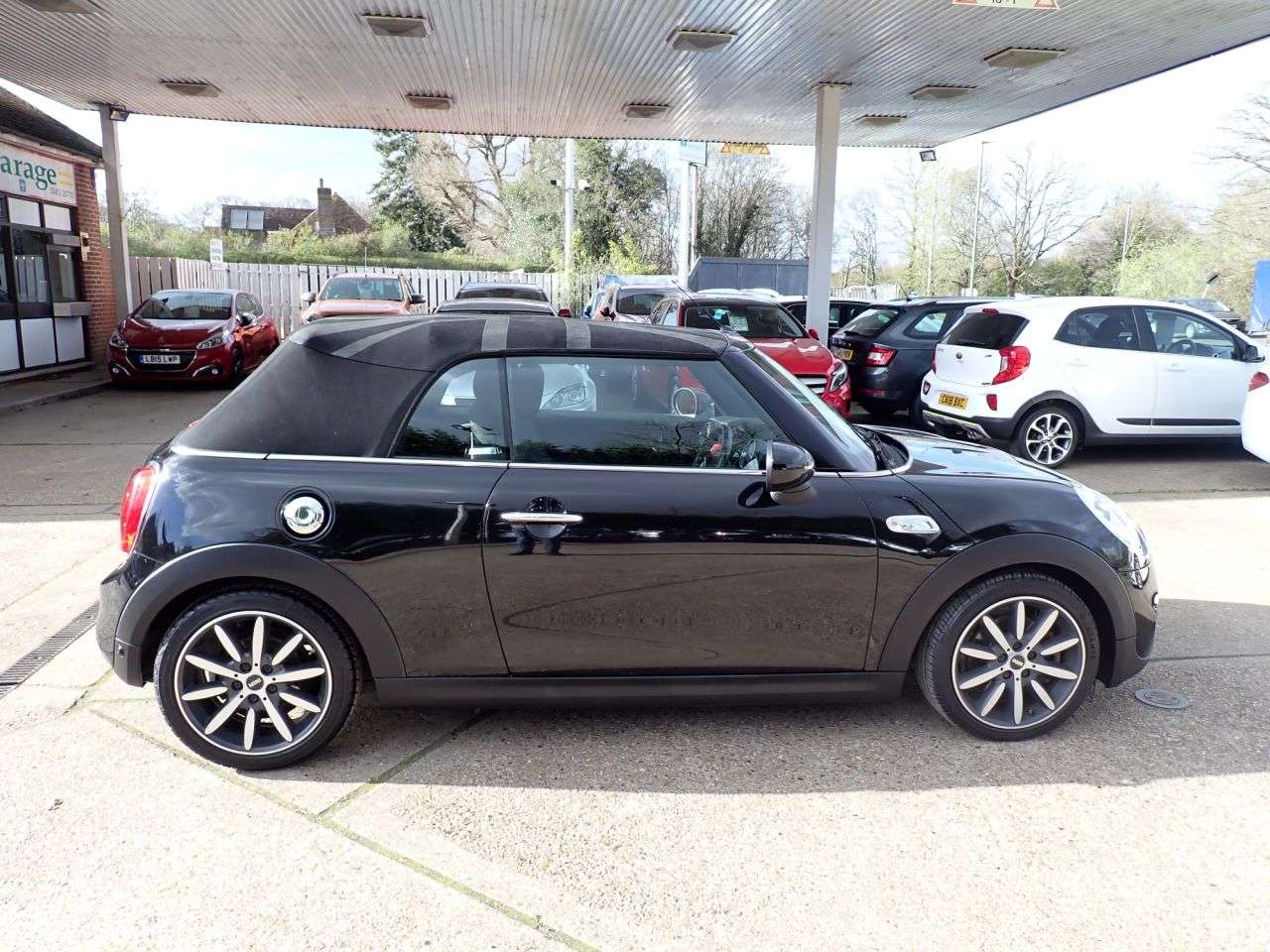 A 2016 MINI CONVERTIBLE 2.0 Cooper S Convertible 2dr Petrol Manual Euro 6 (s/s) (192 ps) REVERSE CA A 2016 MINI CONVERTIBLE 2.0 Cooper S Convertible 2dr Petrol Manual Euro 6 (s/s) (192 ps) REVERSE CA