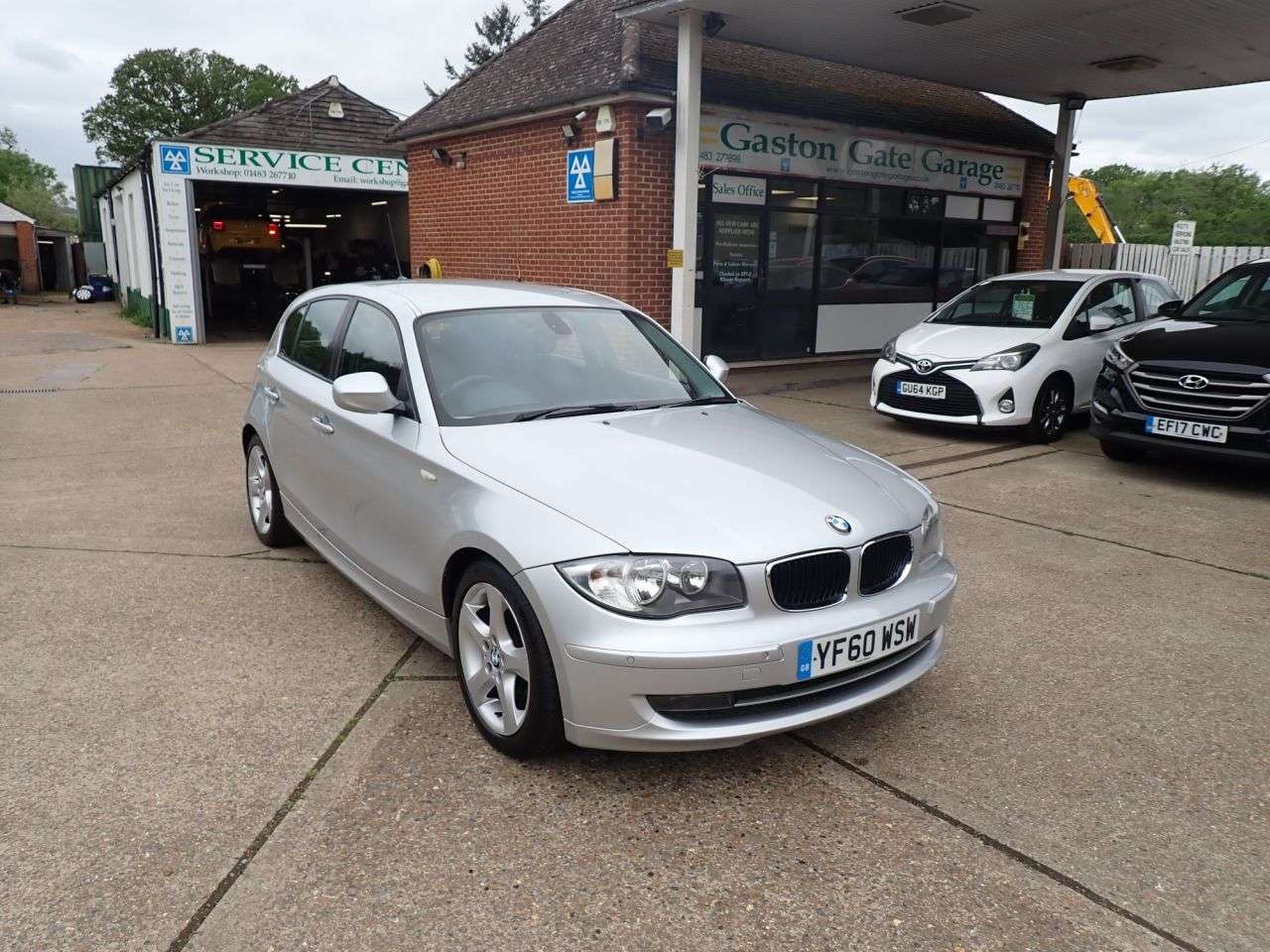 A 2011 BMW 1 SERIES 2.0 118d SE Hatchback 5dr Diesel Steptronic Euro 5 (143 ps) PARKING SENSORS A 2011 BMW 1 SERIES 2.0 118d SE Hatchback 5dr Diesel Steptronic Euro 5 (143 ps) PARKING SENSORS