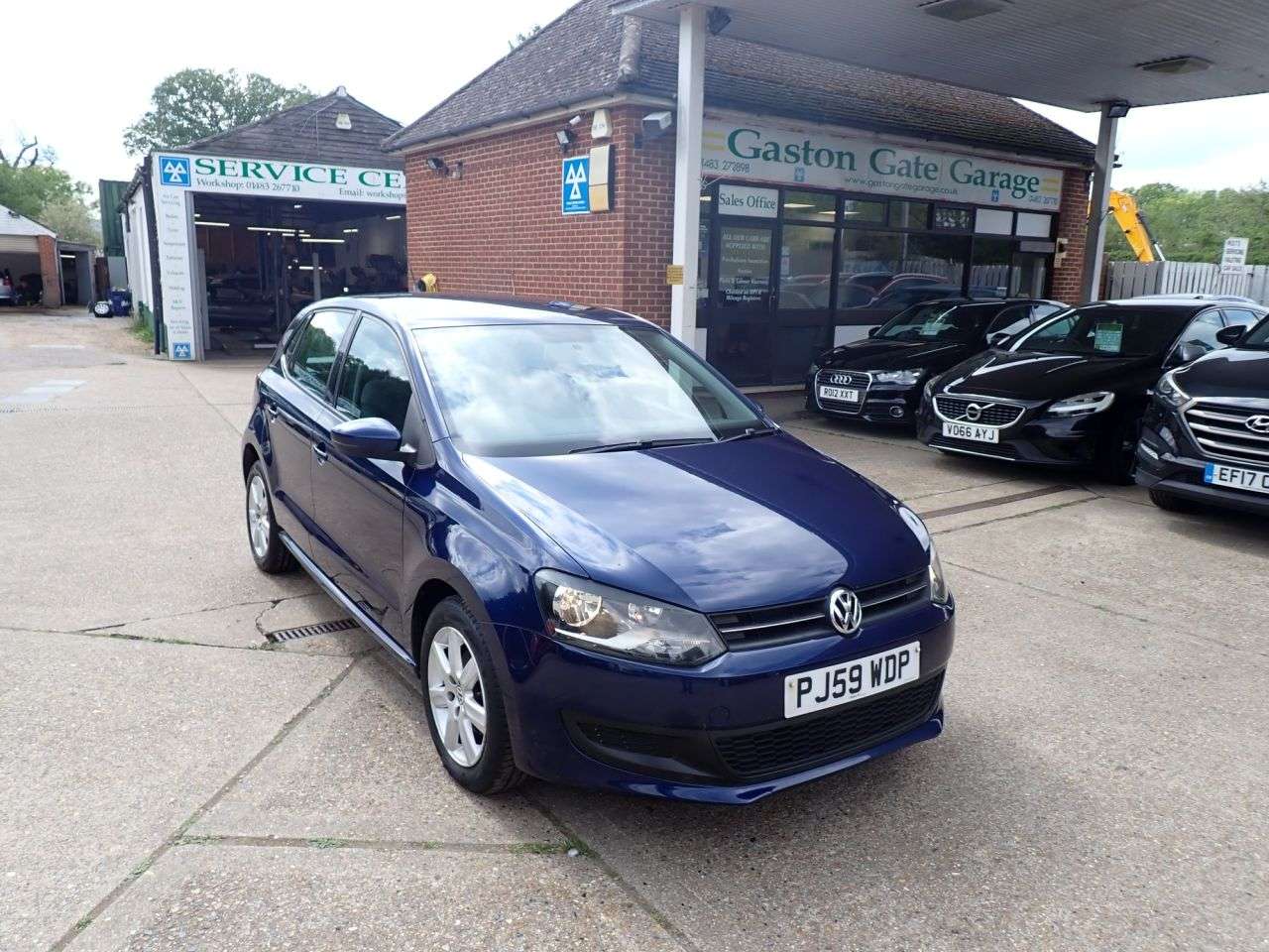 A 2010 VOLKSWAGEN POLO 1.4 SE Hatchback 5dr Petrol DSG Euro 5 (85 ps) AIR CON, AUX, WORKING RADIO A 2010 VOLKSWAGEN POLO 1.4 SE Hatchback 5dr Petrol DSG Euro 5 (85 ps) AIR CON, AUX, WORKING RADIO