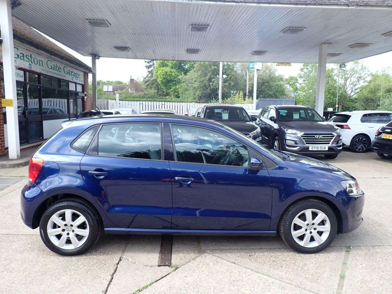 A 2010 VOLKSWAGEN POLO 1.4 SE Hatchback 5dr Petrol DSG Euro 5 (85 ps) AIR CON, AUX, WORKING RADIO A 2010 VOLKSWAGEN POLO 1.4 SE Hatchback 5dr Petrol DSG Euro 5 (85 ps) AIR CON, AUX, WORKING RADIO