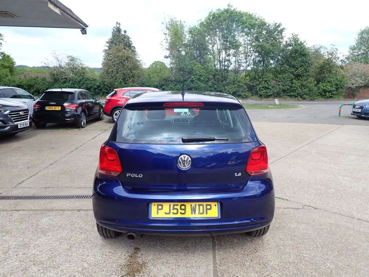 A 2010 VOLKSWAGEN POLO 1.4 SE Hatchback 5dr Petrol DSG Euro 5 (85 ps) AIR CON, AUX, WORKING RADIO A 2010 VOLKSWAGEN POLO 1.4 SE Hatchback 5dr Petrol DSG Euro 5 (85 ps) AIR CON, AUX, WORKING RADIO
