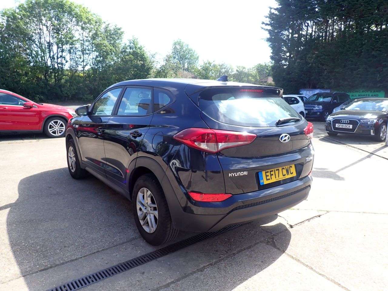 A 2017 HYUNDAI TUCSON 1.6 GDi Blue Drive S SUV 5dr Petrol Manual Euro 6 (s/s) (132 ps) FULL ADVER A 2017 HYUNDAI TUCSON 1.6 GDi Blue Drive S SUV 5dr Petrol Manual Euro 6 (s/s) (132 ps) FULL ADVER