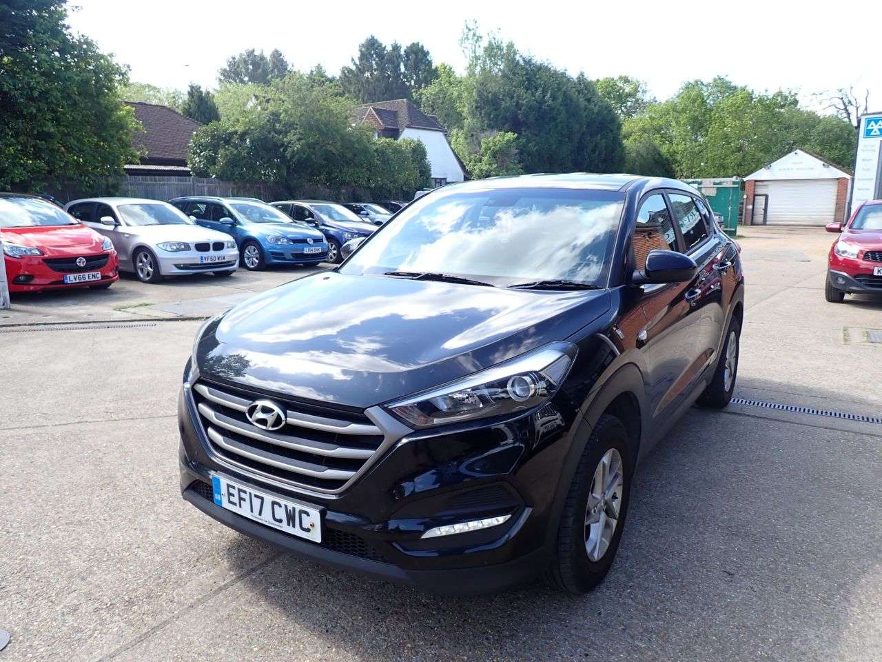 A 2017 HYUNDAI TUCSON 1.6 GDi Blue Drive S SUV 5dr Petrol Manual Euro 6 (s/s) (132 ps) FULL ADVER A 2017 HYUNDAI TUCSON 1.6 GDi Blue Drive S SUV 5dr Petrol Manual Euro 6 (s/s) (132 ps) FULL ADVER