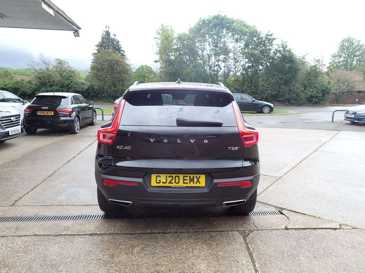 A 2020 VOLVO XC40 2.0 T5 R-Design Pro SUV 5dr Petrol Auto AWD Euro 6 (s/s) (247 ps) 360 CAMER A 2020 VOLVO XC40 2.0 T5 R-Design Pro SUV 5dr Petrol Auto AWD Euro 6 (s/s) (247 ps) 360 CAMER