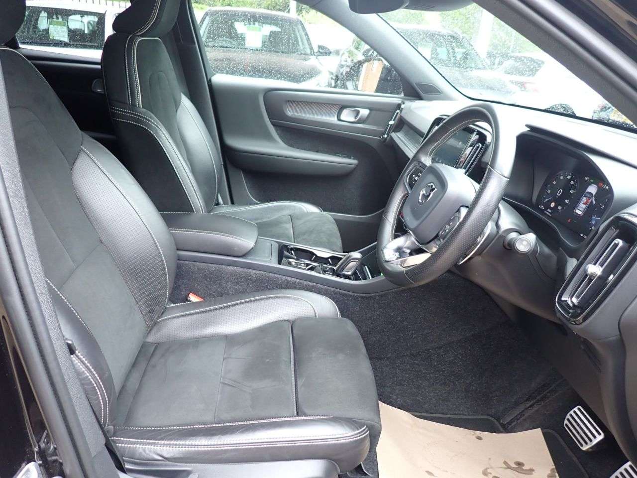 2020 VOLVO XC40 2020 VOLVO XC40
