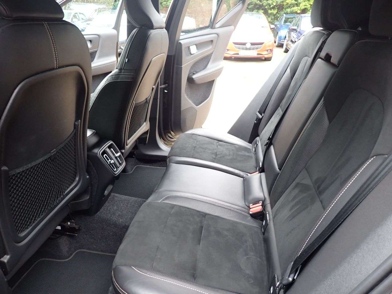 2020 VOLVO XC40 2020 VOLVO XC40