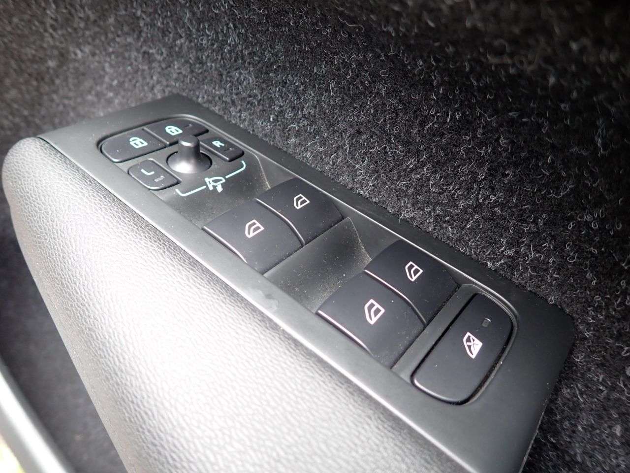 2020 VOLVO XC40 2020 VOLVO XC40