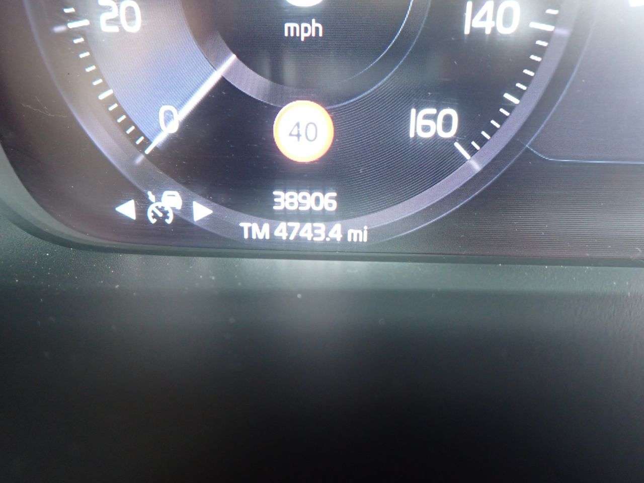 2020 VOLVO XC40 2020 VOLVO XC40