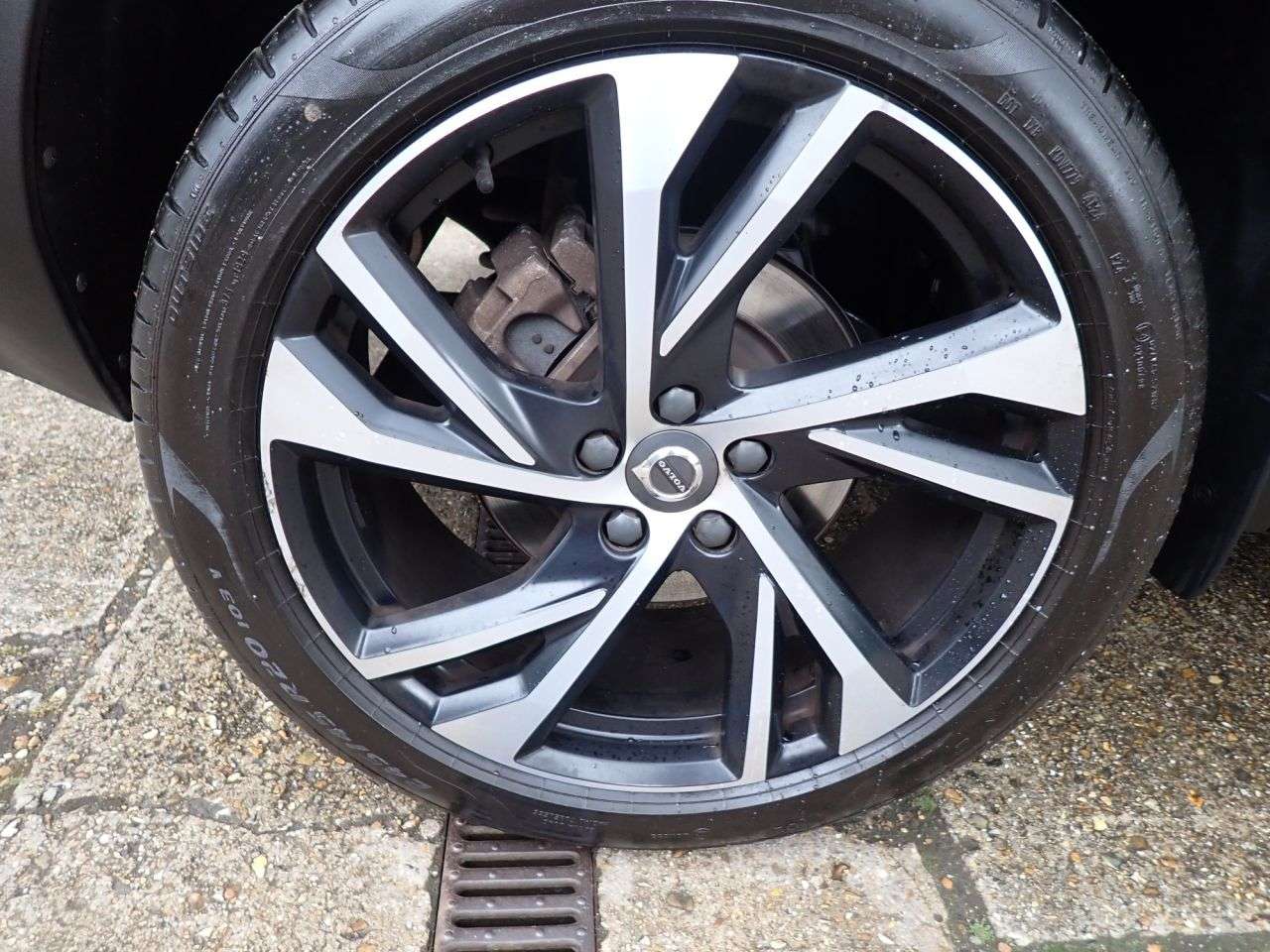 2020 VOLVO XC40 2020 VOLVO XC40