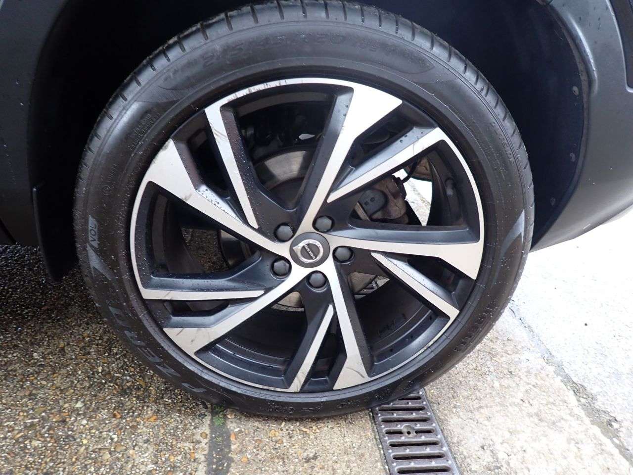 2020 VOLVO XC40 2020 VOLVO XC40