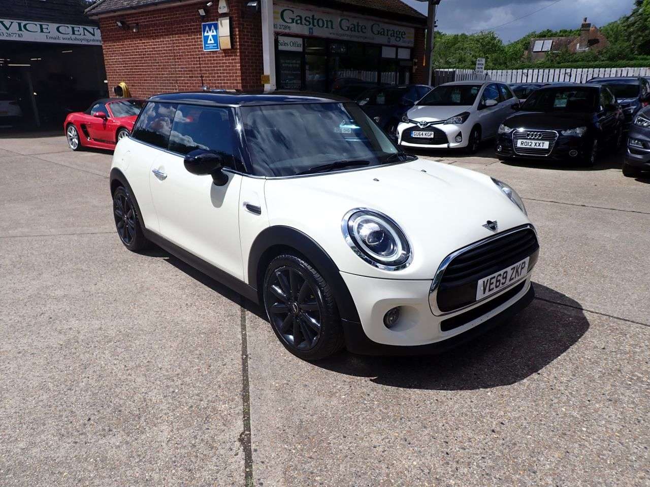 A 2020 MINI HATCH 1.5 Cooper Classic Hatchback 3dr Petrol Manual Euro 6 (s/s) (136 ps) SERVIC A 2020 MINI HATCH 1.5 Cooper Classic Hatchback 3dr Petrol Manual Euro 6 (s/s) (136 ps) SERVIC