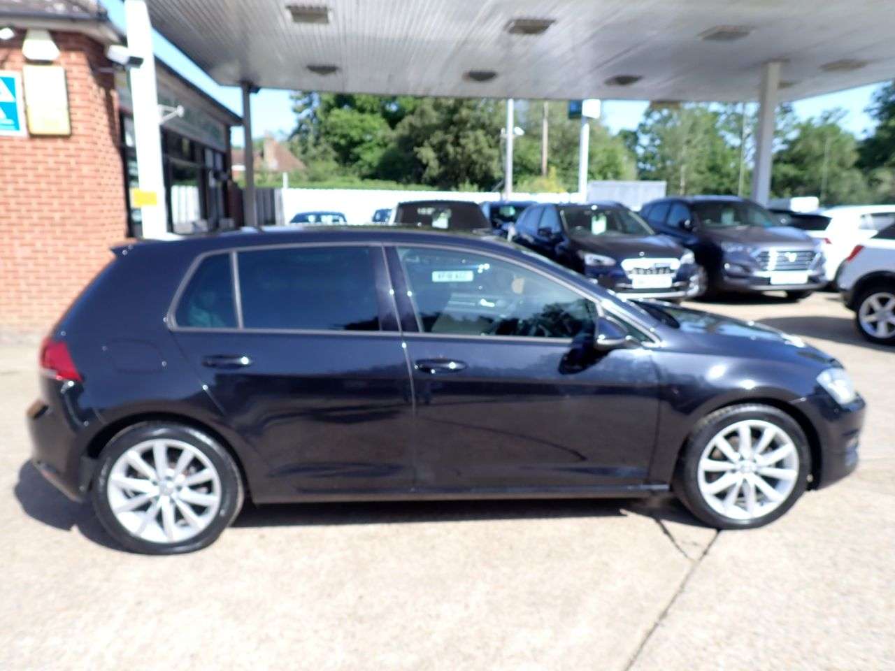 A 2014 VOLKSWAGEN GOLF 1.4 TSI BlueMotion Tech ACT GT Hatchback 5dr Petrol DSG Euro 6 (s/s) (150 p A 2014 VOLKSWAGEN GOLF 1.4 TSI BlueMotion Tech ACT GT Hatchback 5dr Petrol DSG Euro 6 (s/s) (150 p