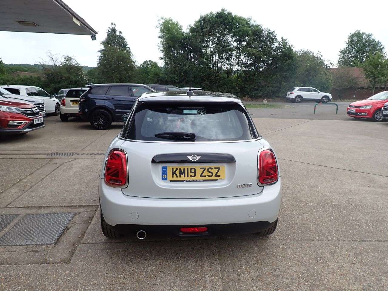 A 2019 MINI HATCH 1.5 Cooper Classic Hatchback 5dr Petrol Manual Euro 6 (s/s) (136 ps) NEW CL A 2019 MINI HATCH 1.5 Cooper Classic Hatchback 5dr Petrol Manual Euro 6 (s/s) (136 ps) NEW CL