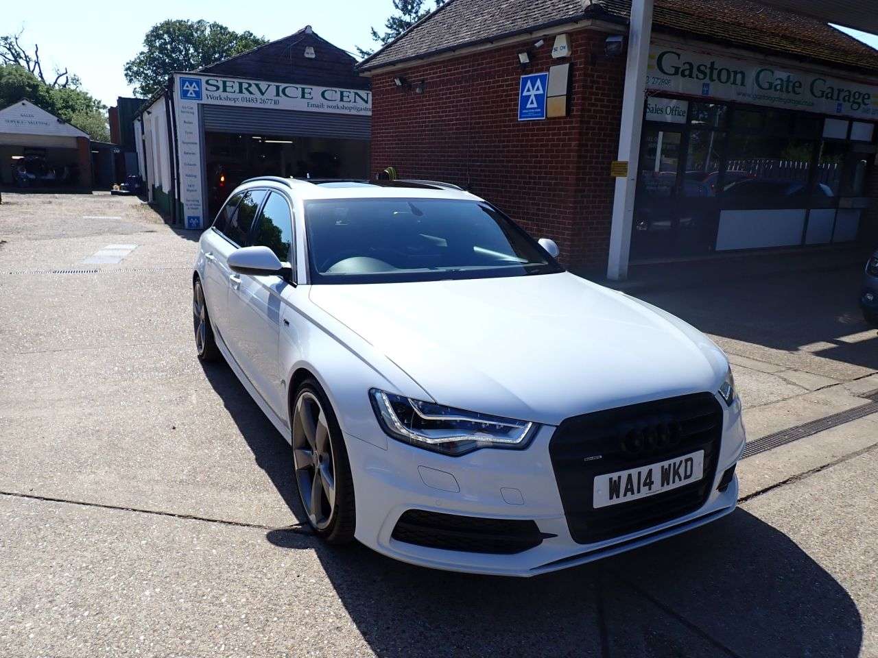 A 2014 AUDI A6 AVANT 3.0 TDI V6 Black Edition Estate 5dr Diesel S Tronic quattro Euro 5 (s/s) (2 A 2014 AUDI A6 AVANT 3.0 TDI V6 Black Edition Estate 5dr Diesel S Tronic quattro Euro 5 (s/s) (2