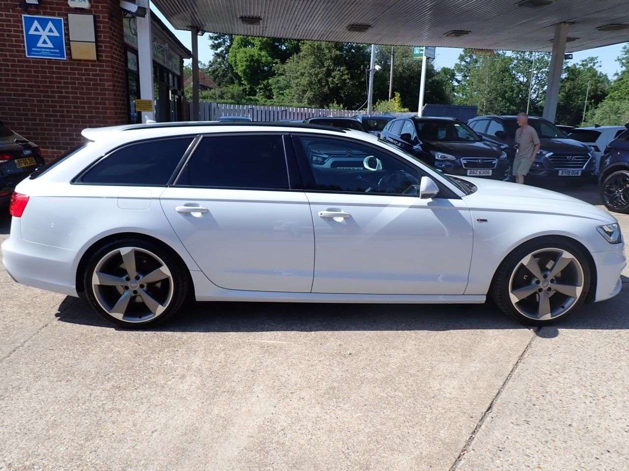A 2014 AUDI A6 AVANT 3.0 TDI V6 Black Edition Estate 5dr Diesel S Tronic quattro Euro 5 (s/s) (2 A 2014 AUDI A6 AVANT 3.0 TDI V6 Black Edition Estate 5dr Diesel S Tronic quattro Euro 5 (s/s) (2