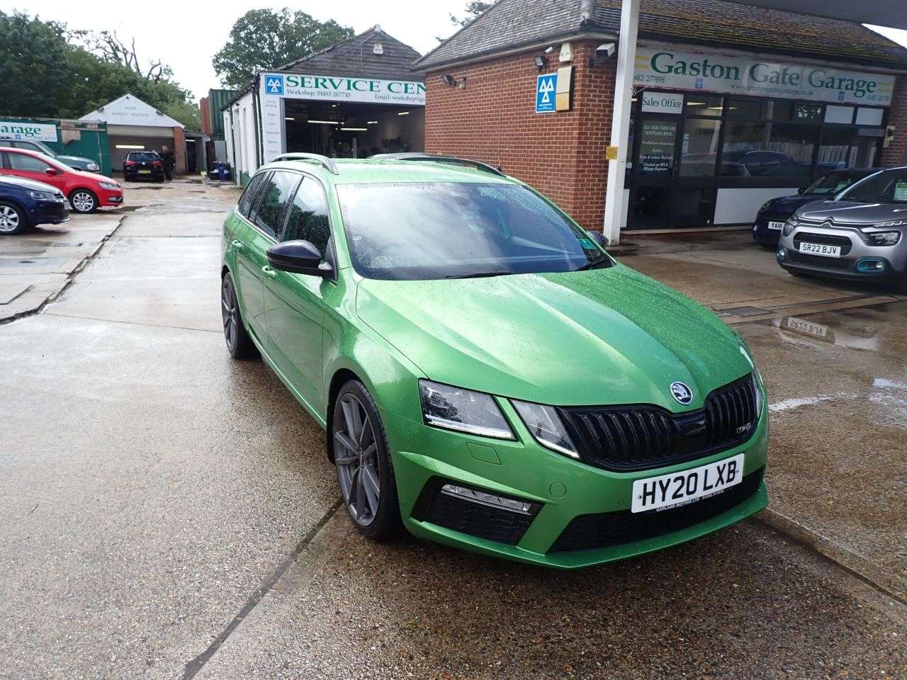 A 2020 SKODA OCTAVIA 2.0 TSI vRS Challenge Estate 5dr Petrol DSG Euro 6 (s/s) (245 ps) HEATED SE A 2020 SKODA OCTAVIA 2.0 TSI vRS Challenge Estate 5dr Petrol DSG Euro 6 (s/s) (245 ps) HEATED SE