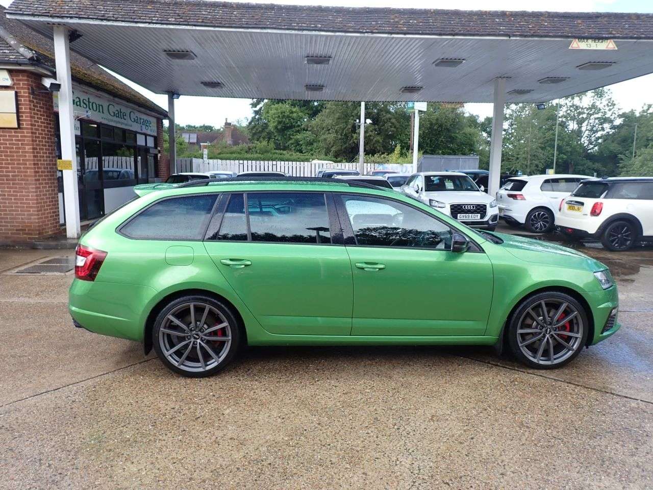 A 2020 SKODA OCTAVIA 2.0 TSI vRS Challenge Estate 5dr Petrol DSG Euro 6 (s/s) (245 ps) HEATED SE A 2020 SKODA OCTAVIA 2.0 TSI vRS Challenge Estate 5dr Petrol DSG Euro 6 (s/s) (245 ps) HEATED SE