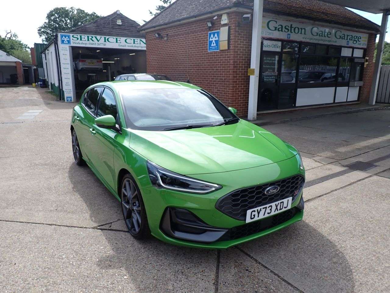 A 2023 FORD FOCUS 2.3T EcoBoost ST Hatchback 5dr Petrol Manual Euro 6 (s/s) (280 ps) REVERSE A 2023 FORD FOCUS 2.3T EcoBoost ST Hatchback 5dr Petrol Manual Euro 6 (s/s) (280 ps) REVERSE