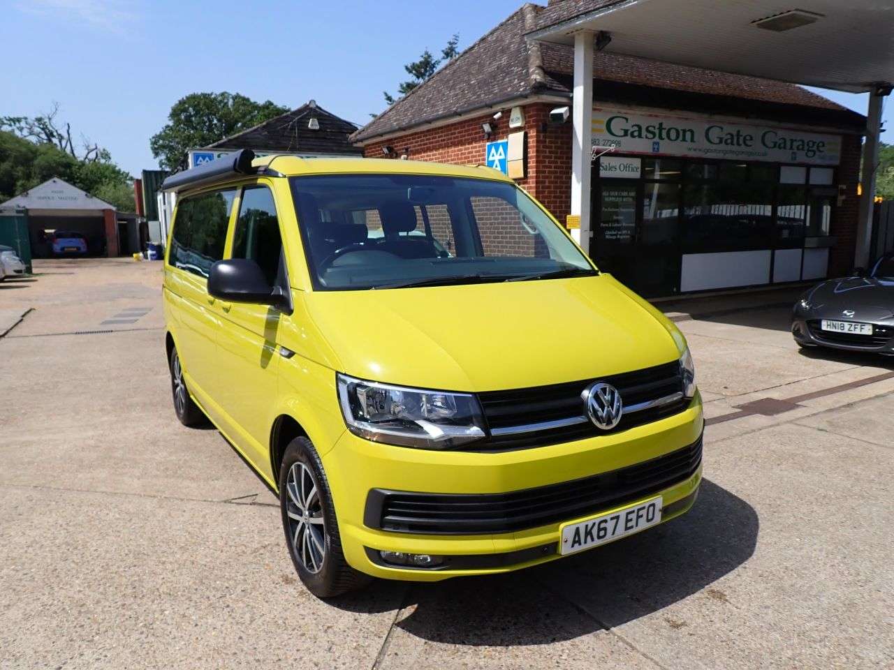 A 2017 VOLKSWAGEN CALIFORNIA 2.0 TDI BlueMotion Tech Beach Camper 4dr Diesel DSG Euro 6 (s/s) (150 ps) P A 2017 VOLKSWAGEN CALIFORNIA 2.0 TDI BlueMotion Tech Beach Camper 4dr Diesel DSG Euro 6 (s/s) (150 ps) P