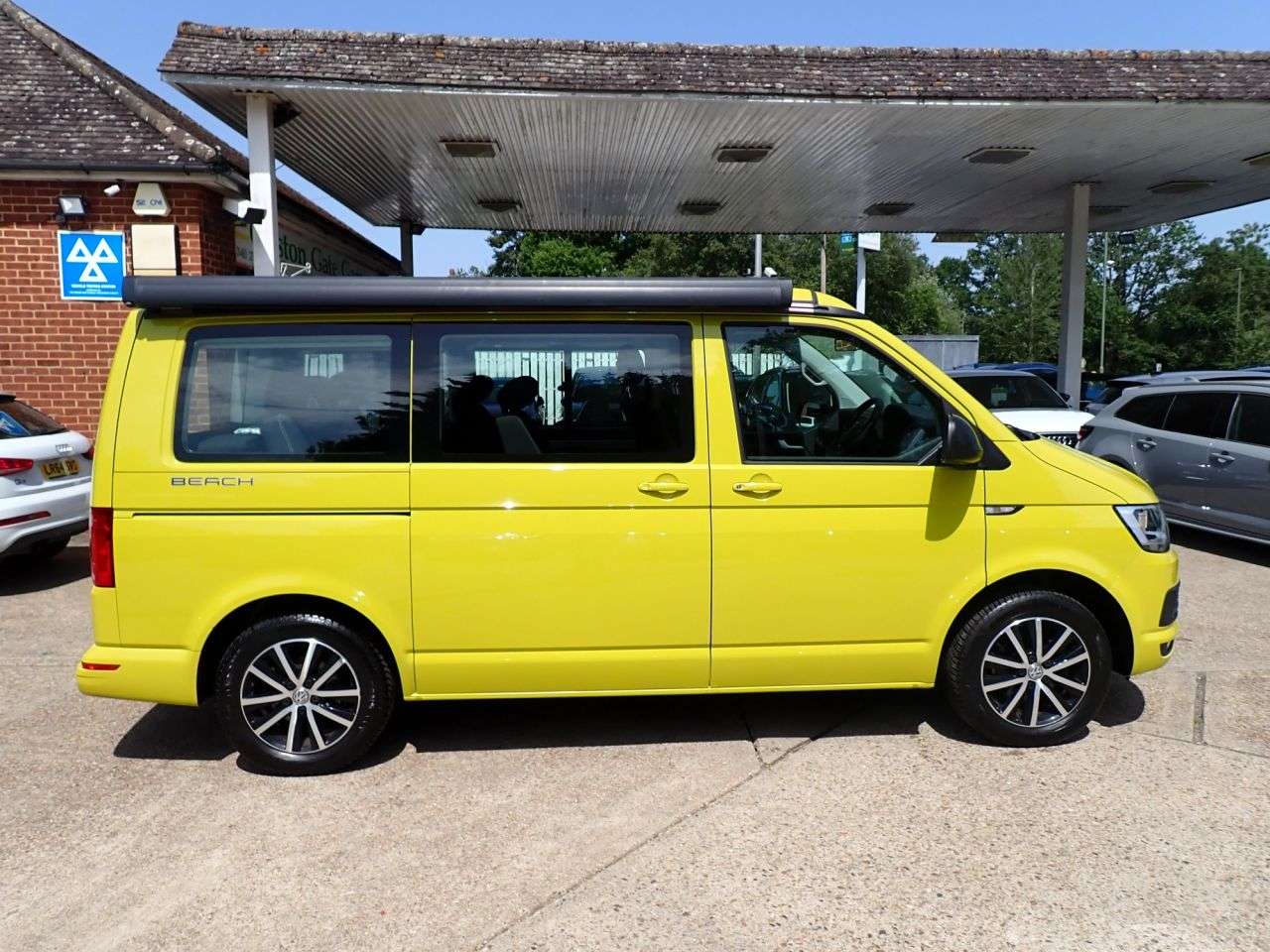 A 2017 VOLKSWAGEN CALIFORNIA 2.0 TDI BlueMotion Tech Beach Camper 4dr Diesel DSG Euro 6 (s/s) (150 ps) P A 2017 VOLKSWAGEN CALIFORNIA 2.0 TDI BlueMotion Tech Beach Camper 4dr Diesel DSG Euro 6 (s/s) (150 ps) P