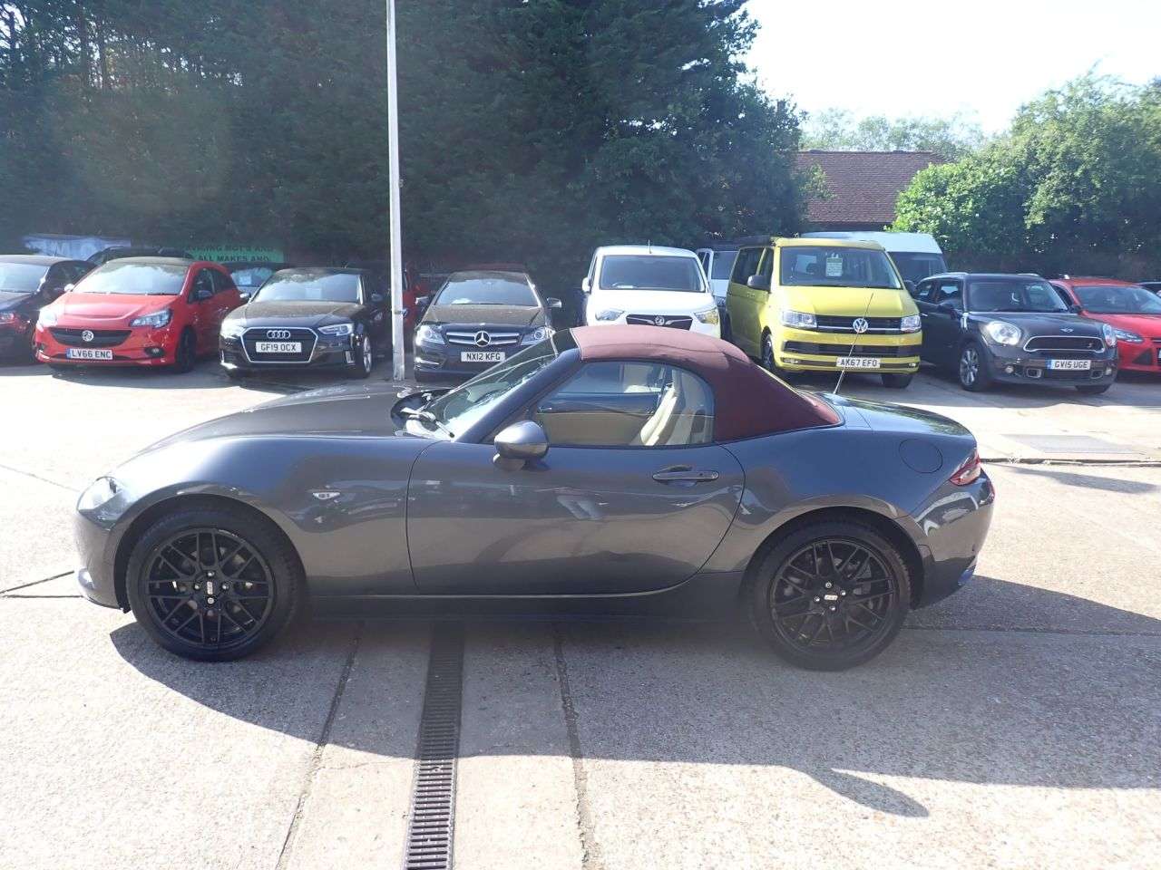 2018 MAZDA MX-5 2018 MAZDA MX-5