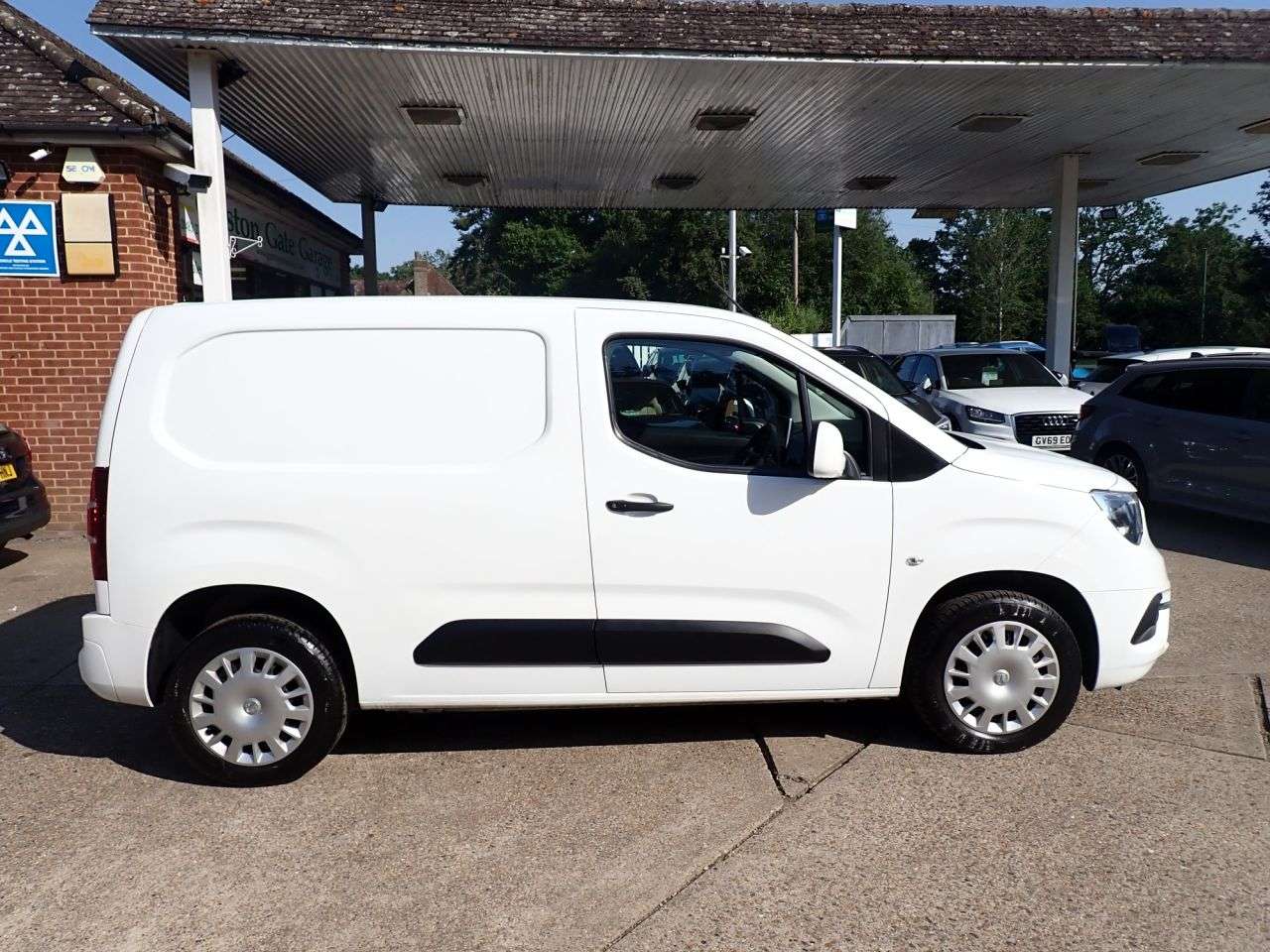 A 2021 VAUXHALL COMBO 1.5 Turbo D 2300 Sportive Panel Van 4dr Diesel Manual L1 H1 Euro 6 (100 ps) A 2021 VAUXHALL COMBO 1.5 Turbo D 2300 Sportive Panel Van 4dr Diesel Manual L1 H1 Euro 6 (100 ps)