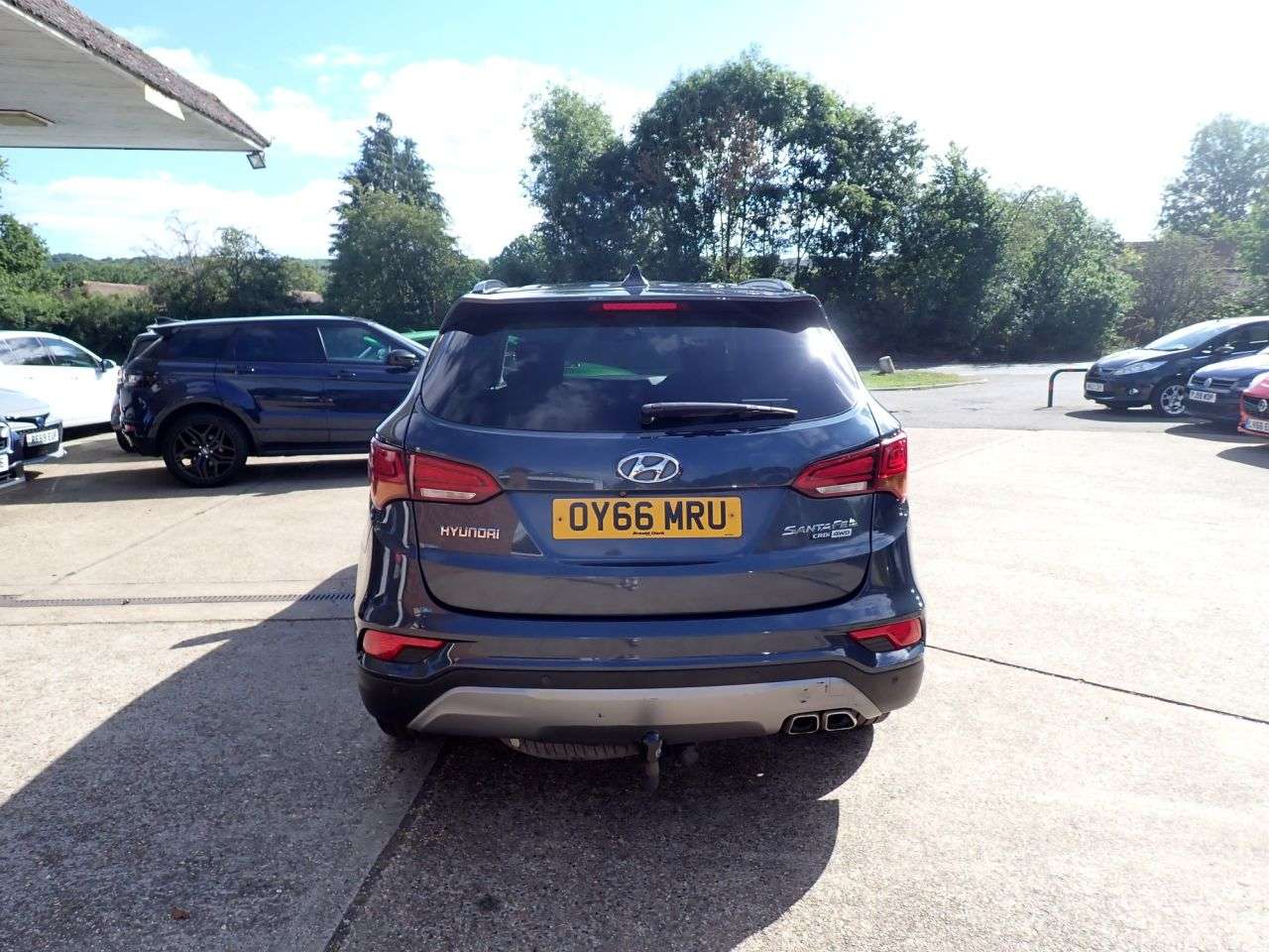 A 2016 HYUNDAI SANTA FE 2.2 CRDi Blue Drive Premium SUV 5dr Diesel Manual 4WD Euro 6 (s/s) (200 ps) A 2016 HYUNDAI SANTA FE 2.2 CRDi Blue Drive Premium SUV 5dr Diesel Manual 4WD Euro 6 (s/s) (200 ps)