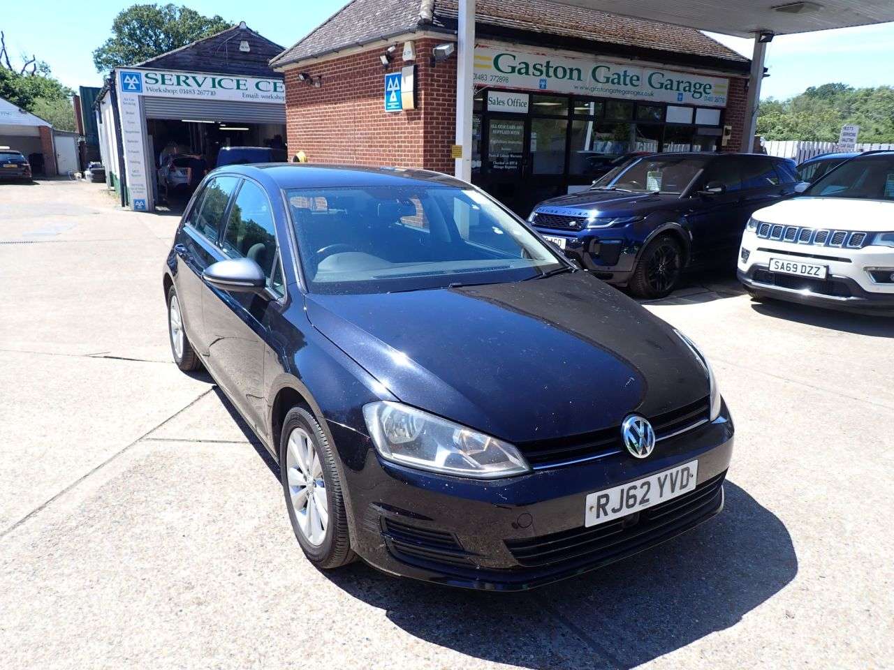 A 2013 VOLKSWAGEN GOLF 1.4 TSI BlueMotion Tech SE Hatchback 5dr Petrol DSG Euro 5 (s/s) (122 ps) F A 2013 VOLKSWAGEN GOLF 1.4 TSI BlueMotion Tech SE Hatchback 5dr Petrol DSG Euro 5 (s/s) (122 ps) F