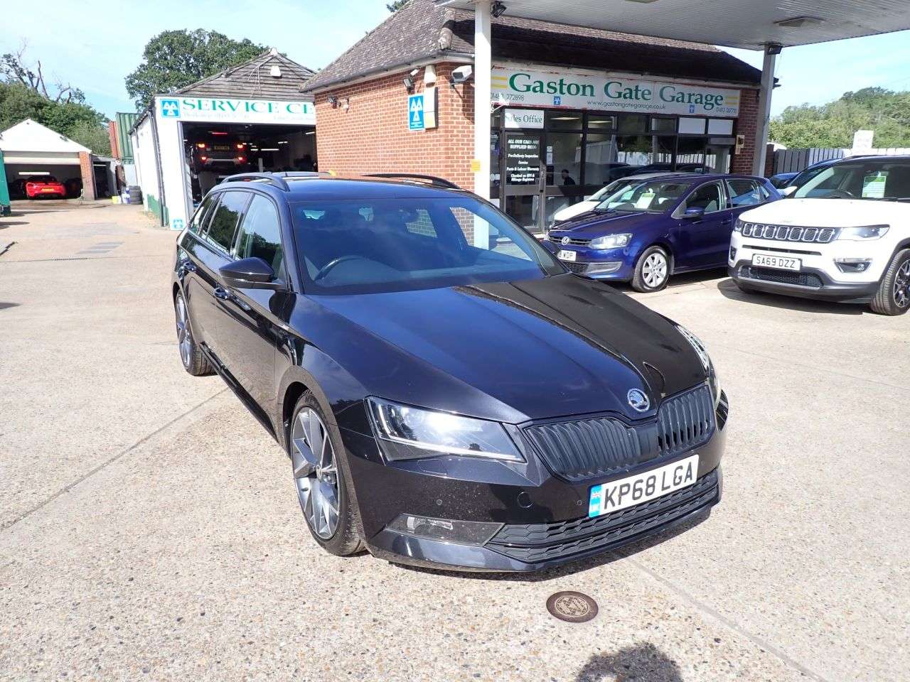 A 2018 SKODA SUPERB 2.0 TDI SportLine Estate 5dr Diesel DSG 4WD Euro 6 (s/s) (190 ps) PARKING S A 2018 SKODA SUPERB 2.0 TDI SportLine Estate 5dr Diesel DSG 4WD Euro 6 (s/s) (190 ps) PARKING S